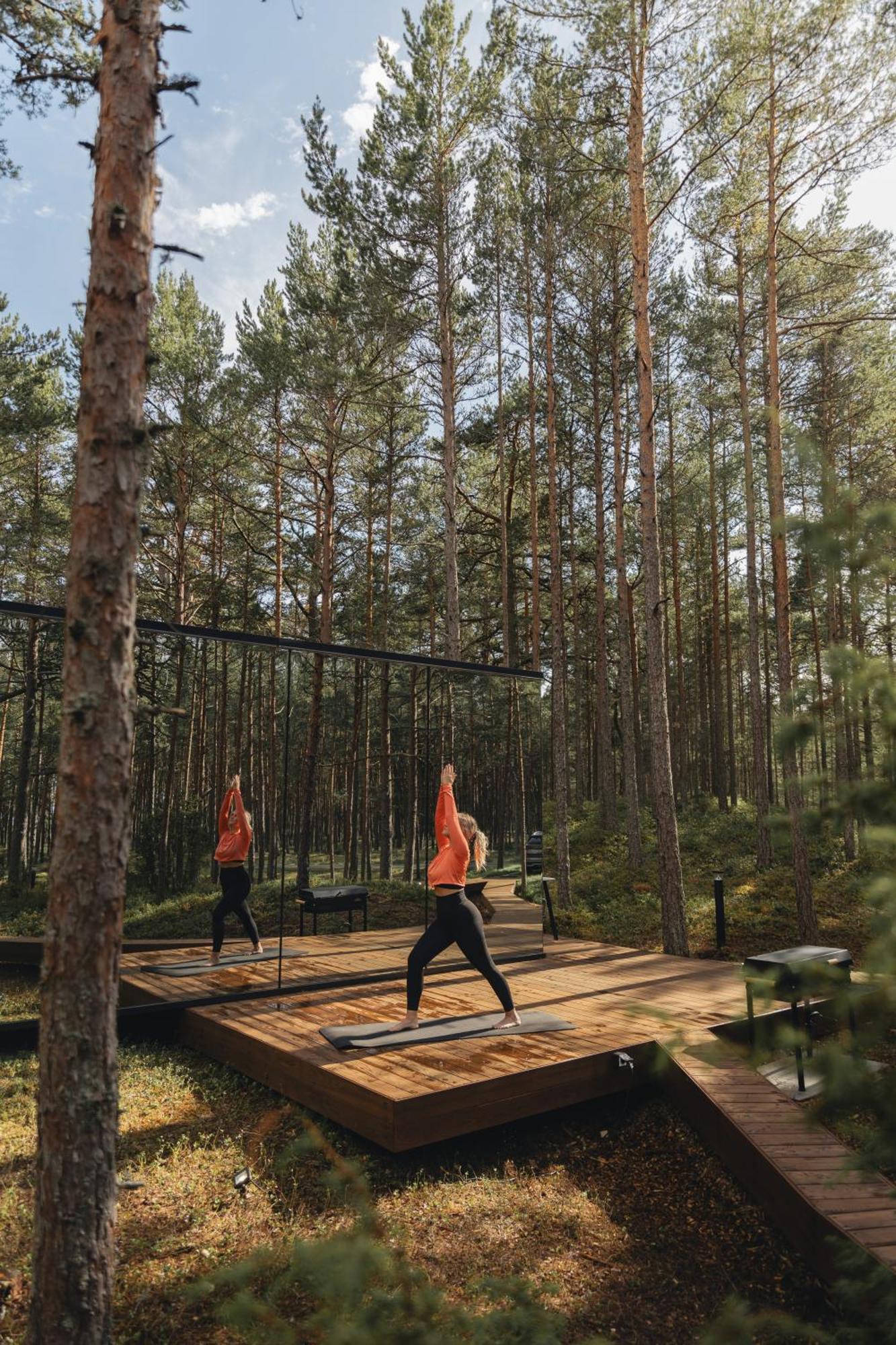 Oeoed Hoetels Lohusalu Leida & Enno Laulasmaa Buitenkant foto
