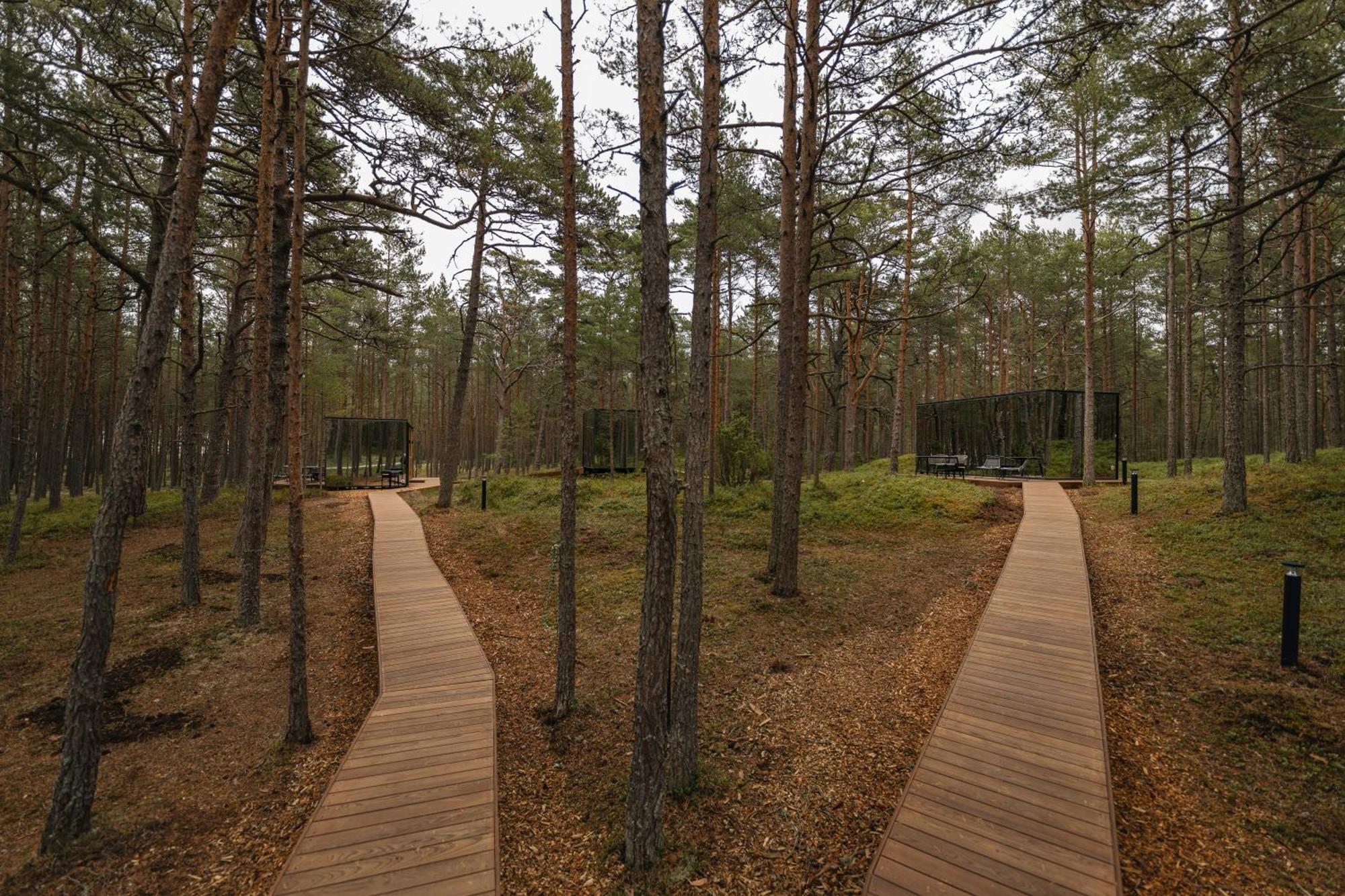 Oeoed Hoetels Lohusalu Leida & Enno Laulasmaa Buitenkant foto