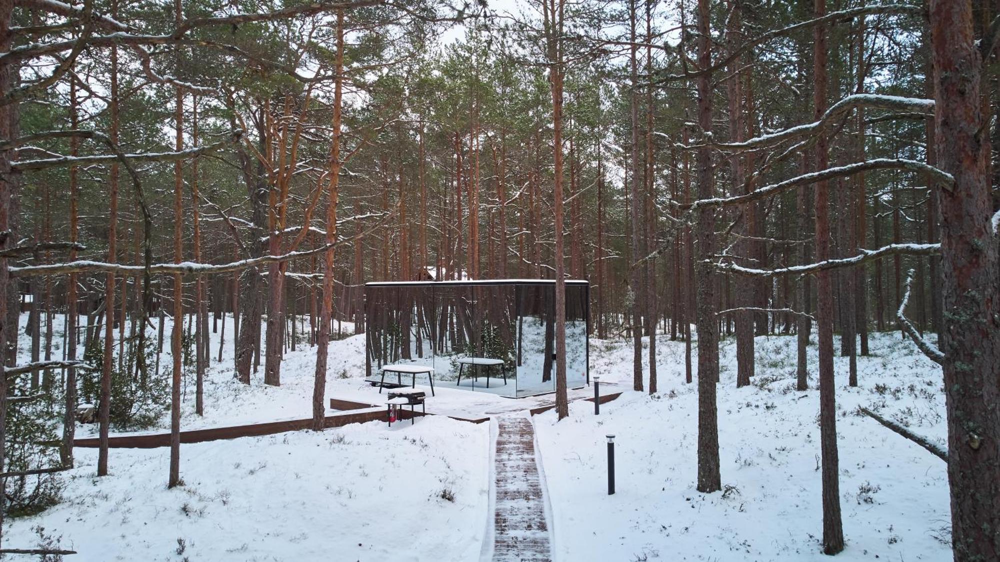 Oeoed Hoetels Lohusalu Leida & Enno Laulasmaa Buitenkant foto